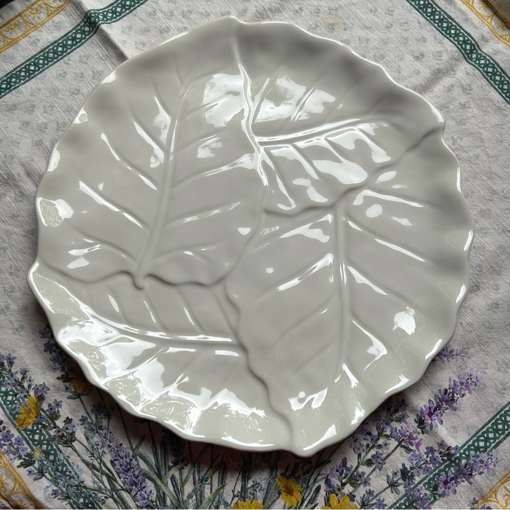 Fauna by Cindy Crawford Dinner Plate White Leaf-Pattern Stoneware 11.5”